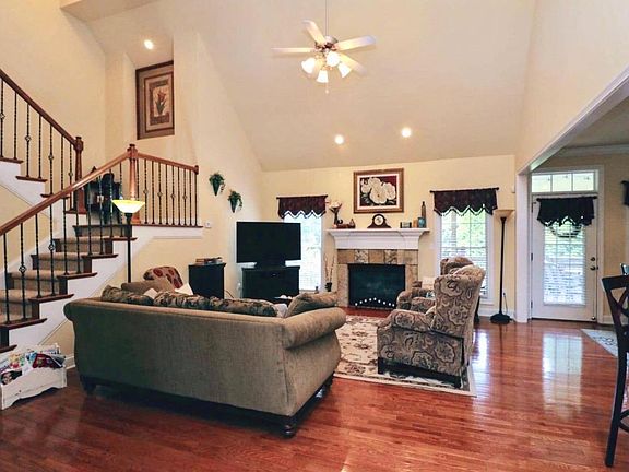 5th image of 10445 Laurel Pointe Ln