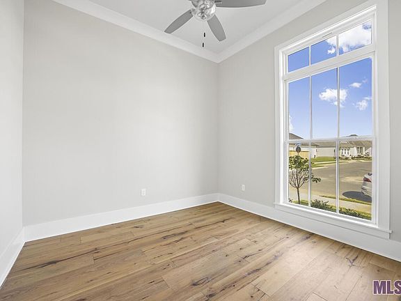 4th image of 423 Glenthorne Dr