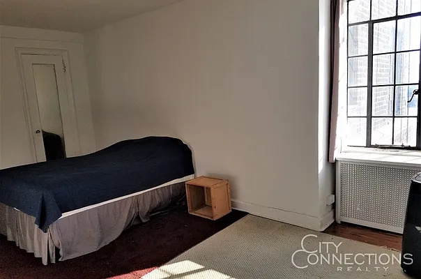 Rented by City Connections Realty | media 9