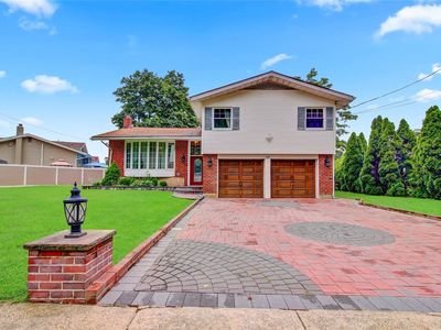 42 Hunters Ln, Westbury, NY, 11590