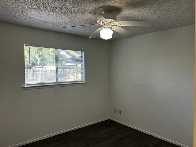 1107 W Athens Ave — Photo 10