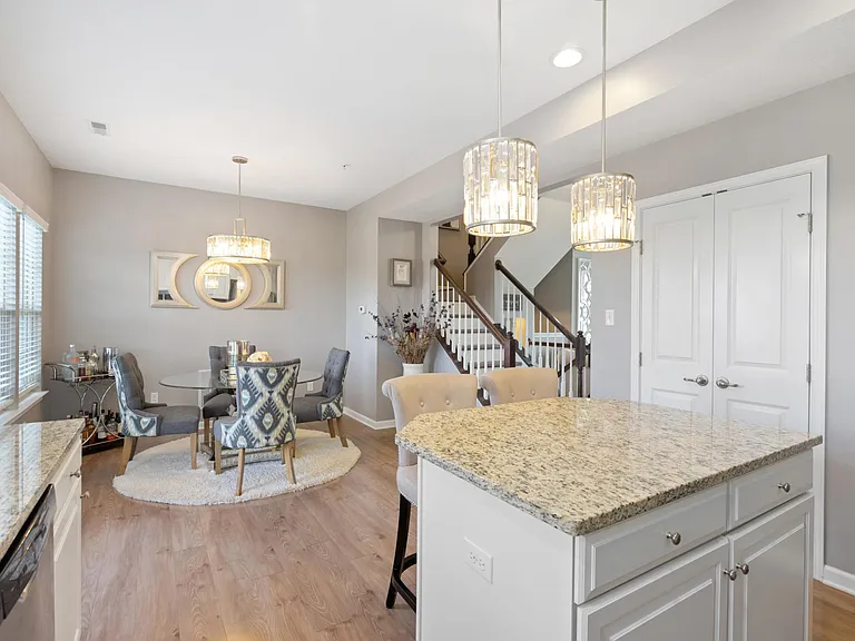 328 Aprilmae Way — Photo 9