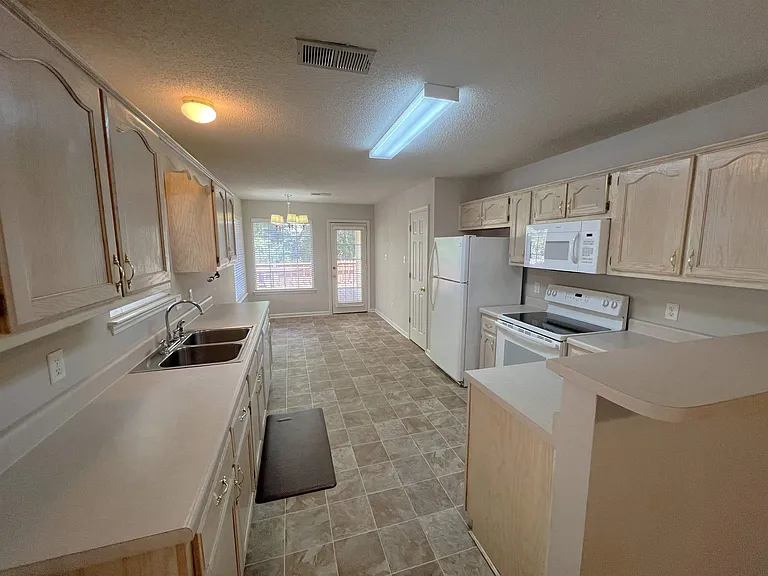 1168 Clear Creek Rd — Photo 4