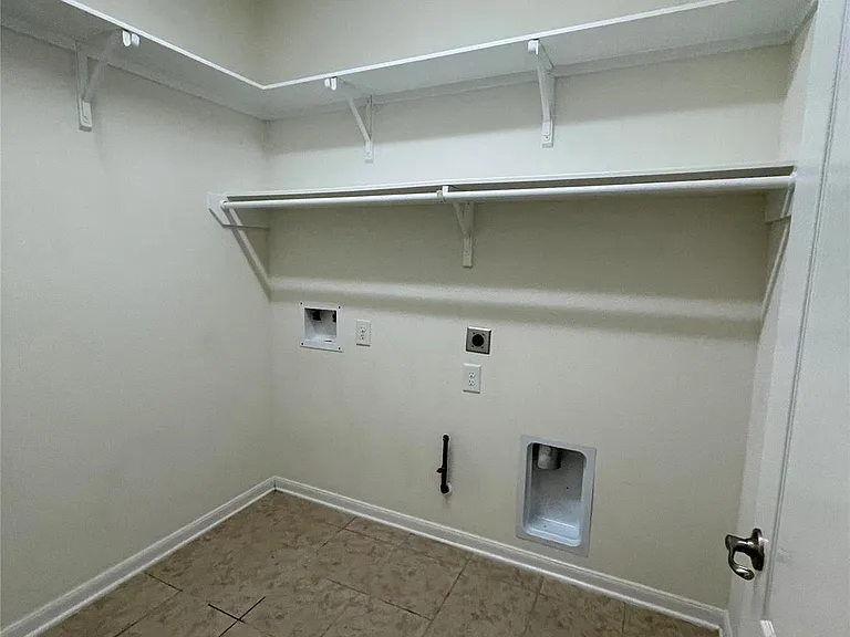 16511 Winthrop Bend Dr — Photo 9