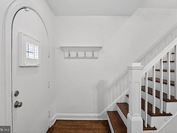 2nd image of 6843 Dunbar Rd