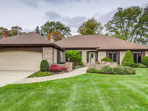 2nd image of 1606 Old Oak Pl