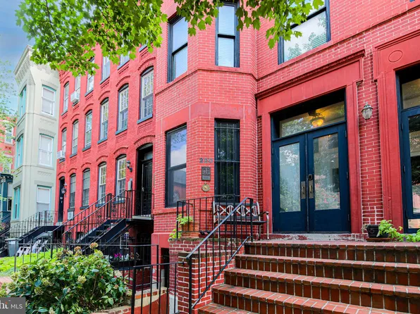 220 4th St SE APT 1, Washington, DC 20003