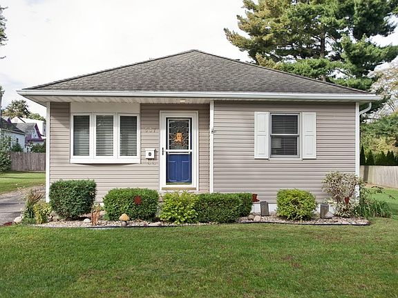 5th image of 537 30th St SE