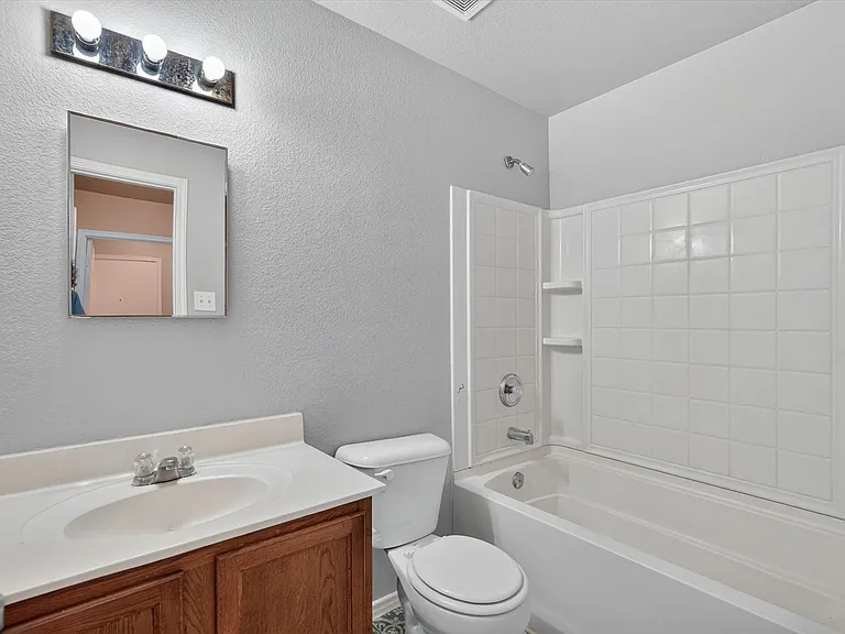 2805 Cameron Way — Photo 13