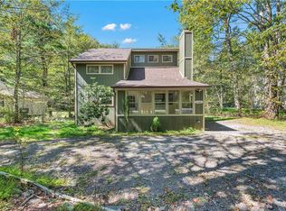 2160 Titania Rd, Tobyhanna, PA 18466