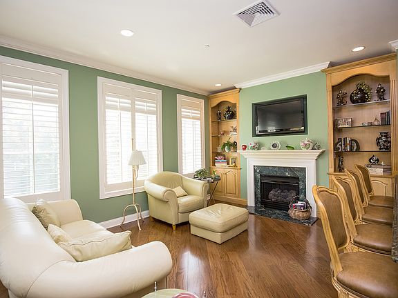 3rd image of 207 Metzger Dr #207