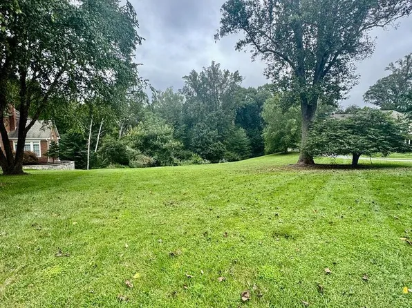 3193 Ariana Dr, Oakton, VA 22124
