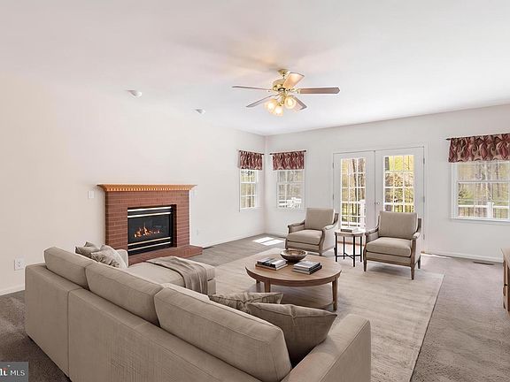 5th image of 15 Riva Ridge Ln