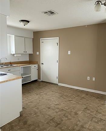 2nd image of 2740 Cardinal Dr
