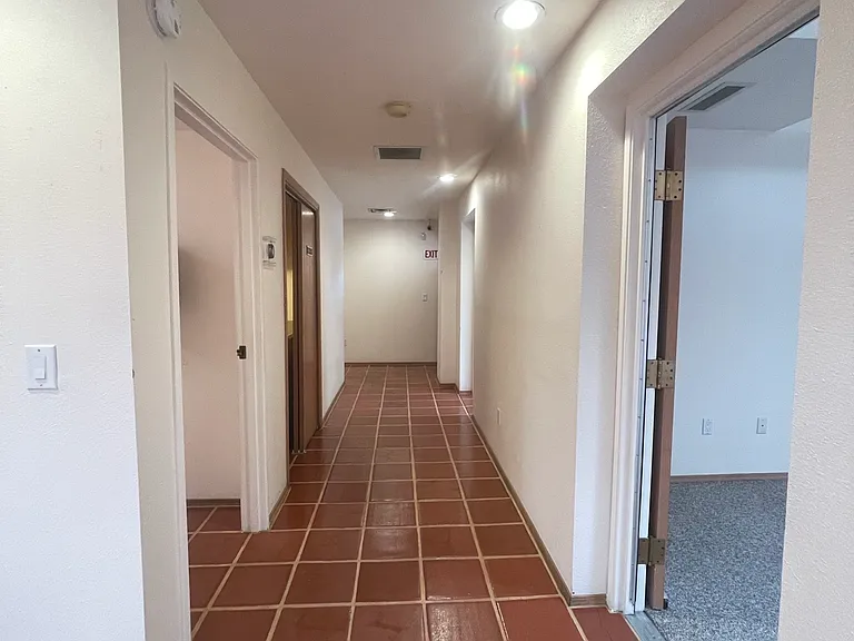 1709 Girard Blvd NE #1 — Photo 31
