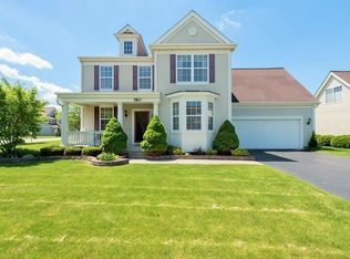 380 W Asbury Dr, Round Lake, IL 60073