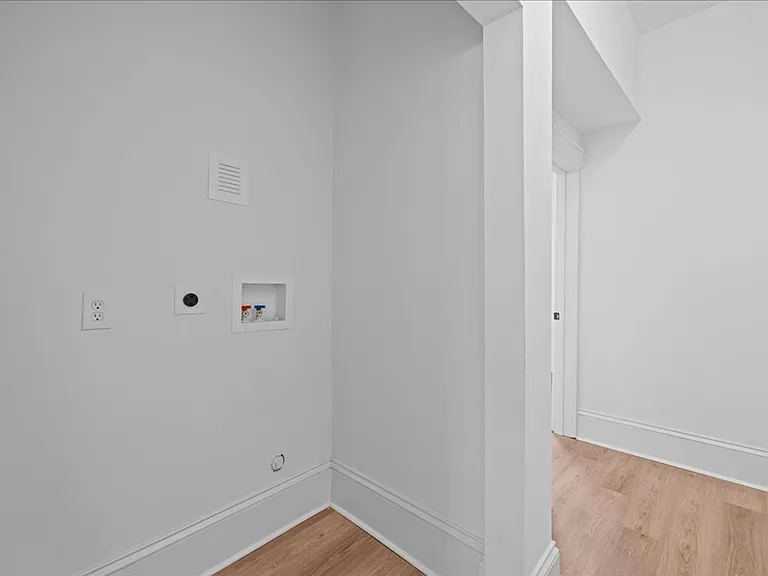 258 Maryland Ave — Photo 9