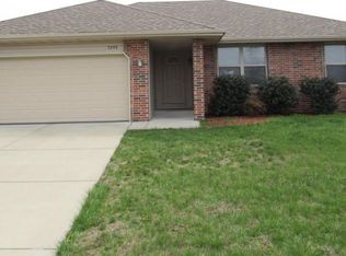 3246 E Colonial St, Republic, MO 65738