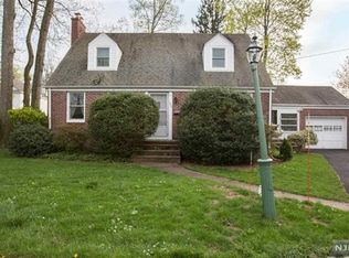 1330 Murray Hill Rd, Teaneck, NJ 07666