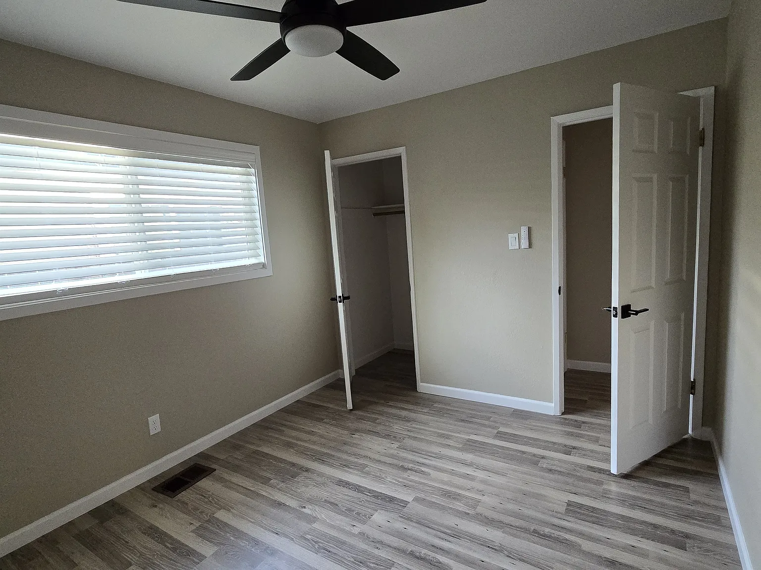 3 bed, 1.5 bath, 1096 sqft, $2,600 — Photo 3