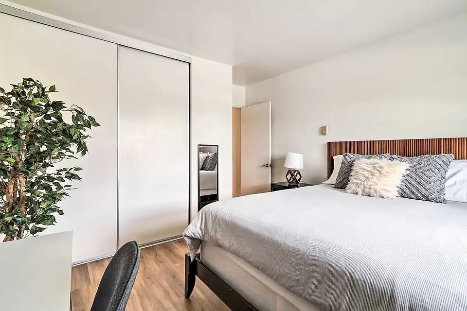 1st image of 367 E Surfside Dr #1