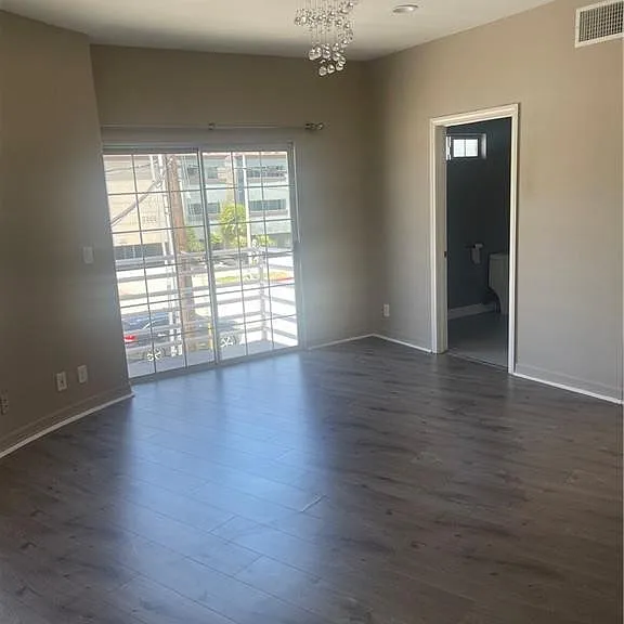 2256 Montrose Ave #1 — Photo 14