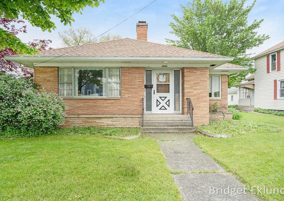1st image of 3845 30th St SW