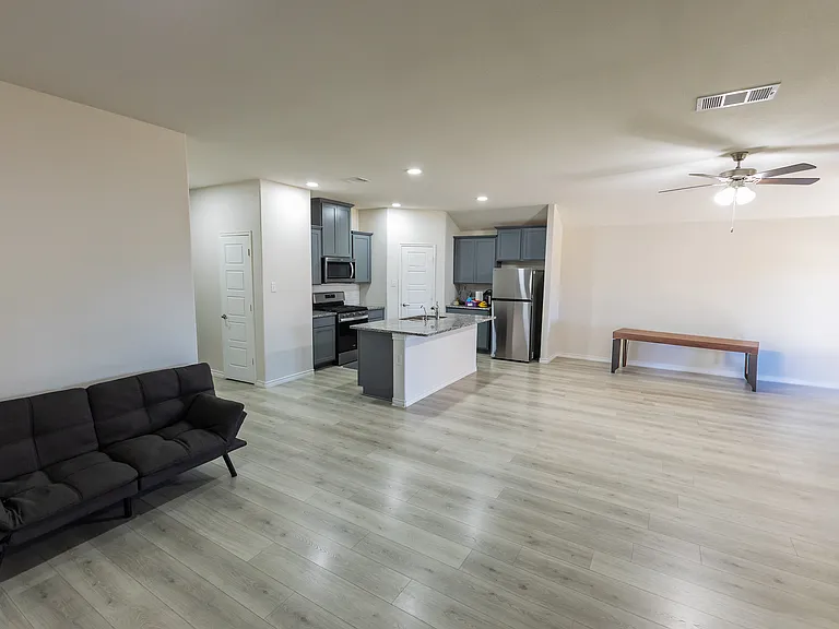 6321 Wales St — Photo 26