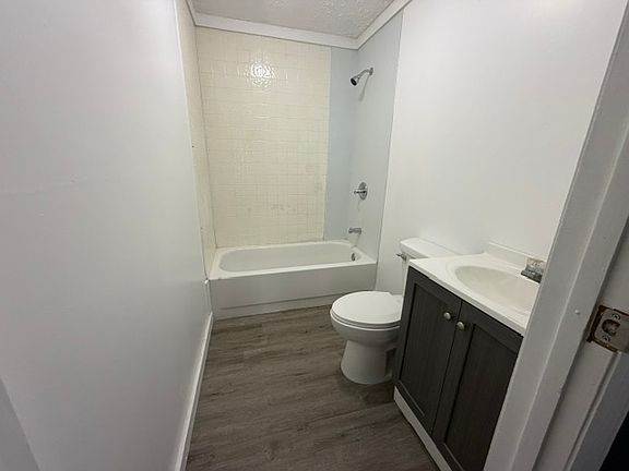 4th image of 496 N Riverview Rd #5