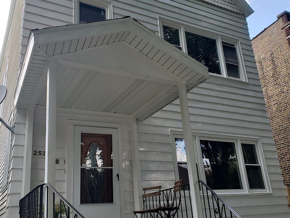 1st image of 2538 W Ainslie St