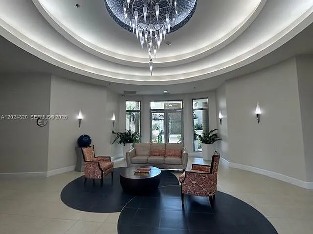 Radius Condo — Photo 3