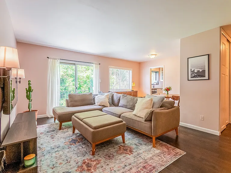 10655 Montrose Ave #202 — Photo 6
