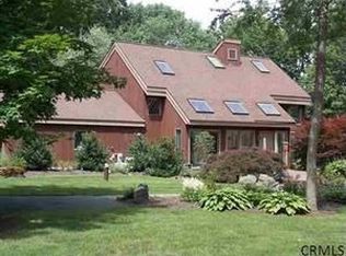 2631 Rosendale Rd, Niskayuna, NY 12309