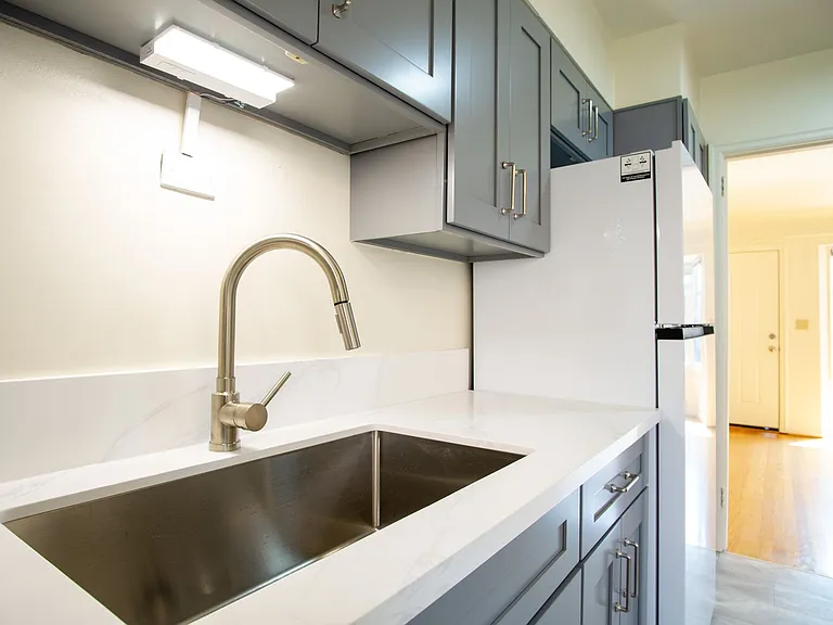 2500 NE Couch St #3 — Photo 5