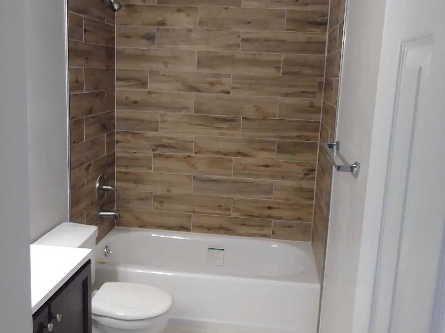 439 W Rosewood Lane — Photo 4