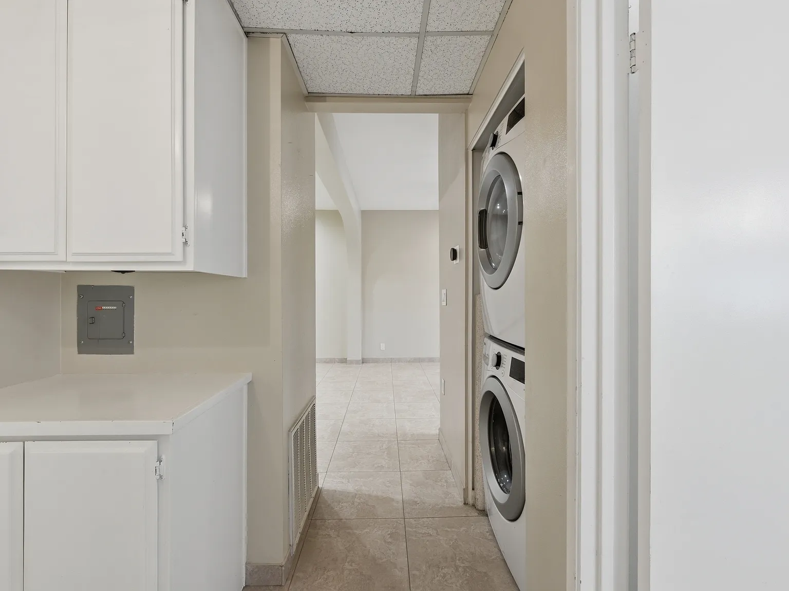 7211 Cozycroft Ave #23 - 1 — Photo 4