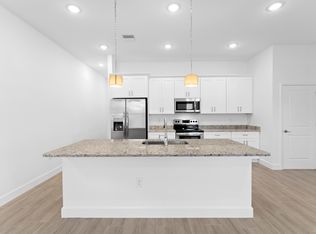 633 W 25th St, Sanford, FL 32771