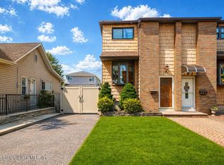 120 Ridgewood Ave, Staten Island, NY 10312