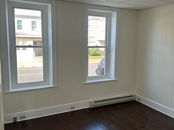 4th image of 319 E Philadelphia Ave Floor 1