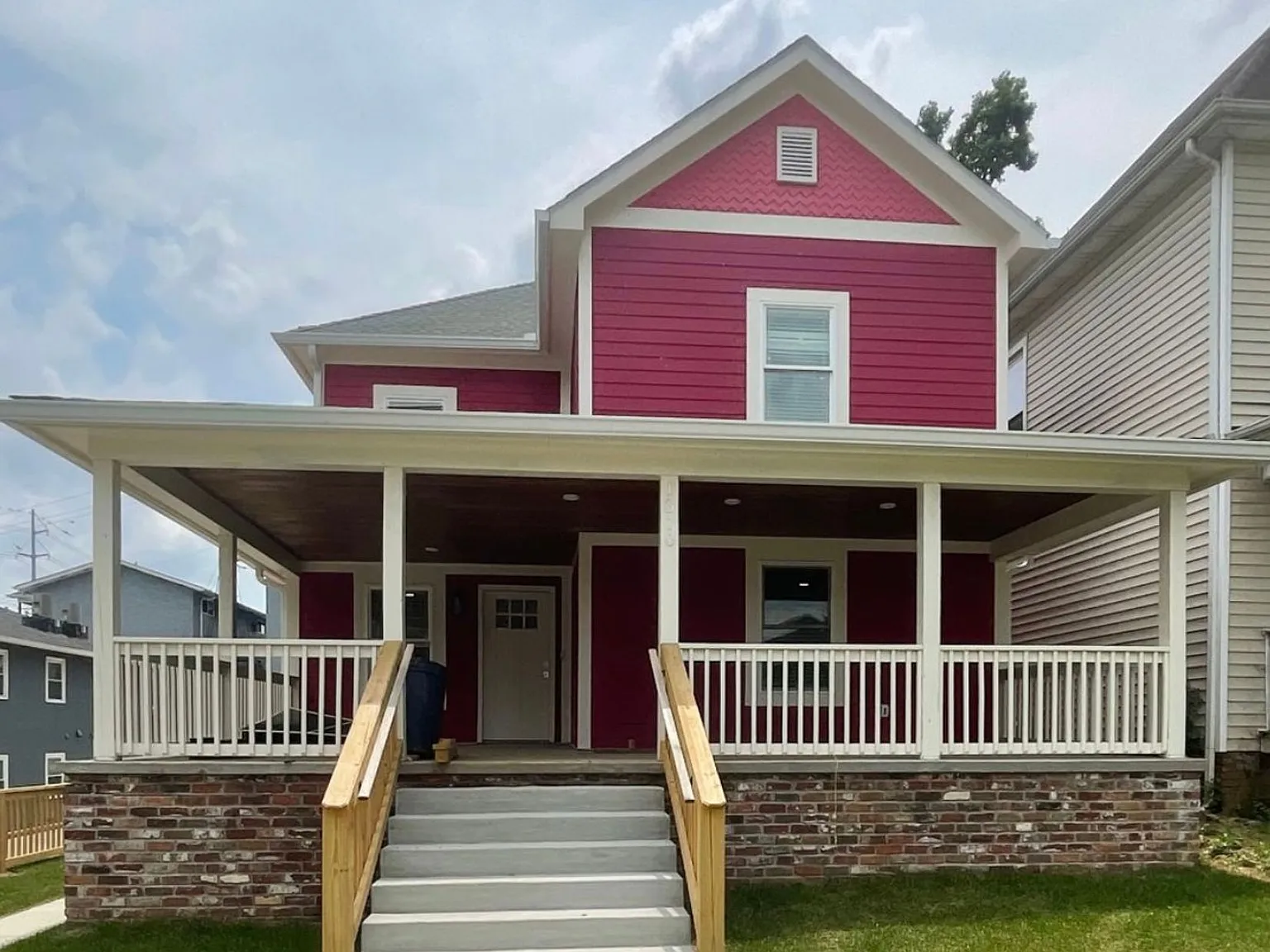 Waitlist for Aug2027Jul2028 Now Open! | 4BR in Fort Sanders | Walk to UTK — Photo 1