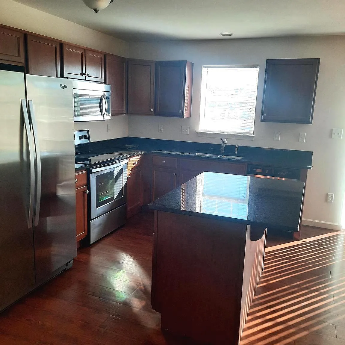 3 bed, 2.5 bath, 2040 sqft, $2,010 — Photo 3