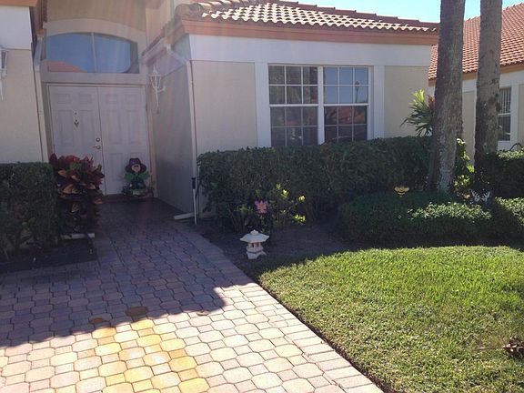 3rd image of 15395 Summer Lake Dr