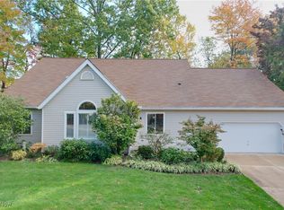 583 Hunters Trl #143, Akron, OH 44313