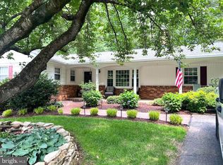 6221 Woodland Rd, Linthicum, MD 21090