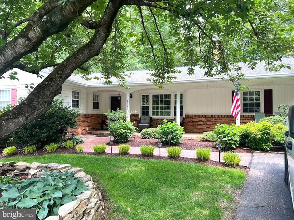 6221 Woodland Rd, Linthicum, MD 21090