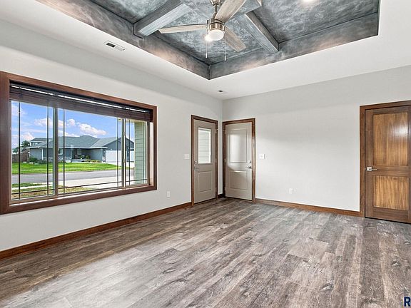 2nd image of 538 Prairie Ave