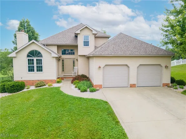 275 Apple Ridge Dr, Apple Creek, OH 44606