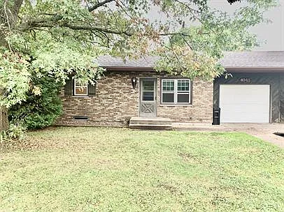 3 bed, $1,350 — Photo 1