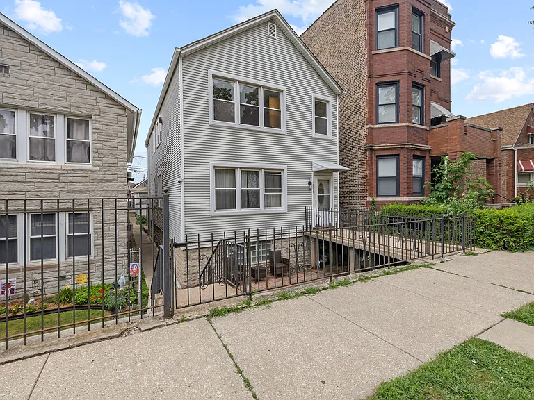 2856 S Throop St #2 — Photo 4