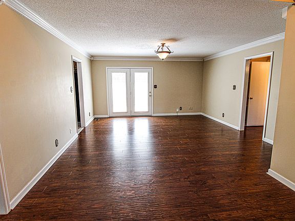 5th image of 1408 Honeysuckle Ln